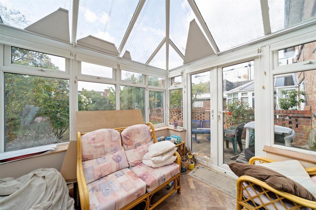 House in Morden, Merton Park - View 5