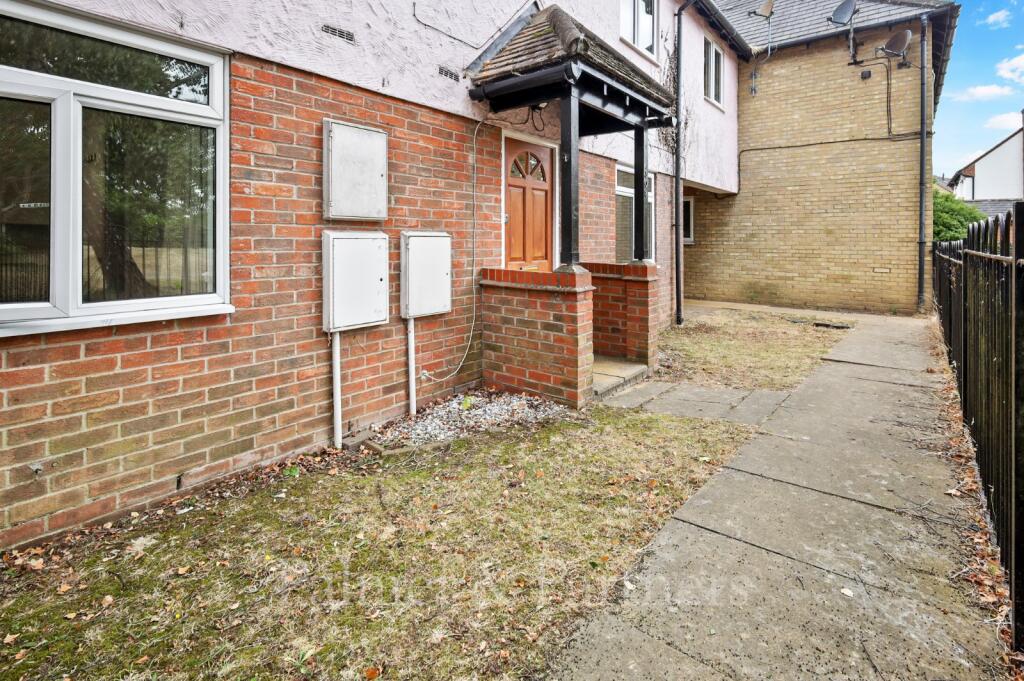 Main image of property: Dale Close, Stanway, Colchester, Essex, CO3