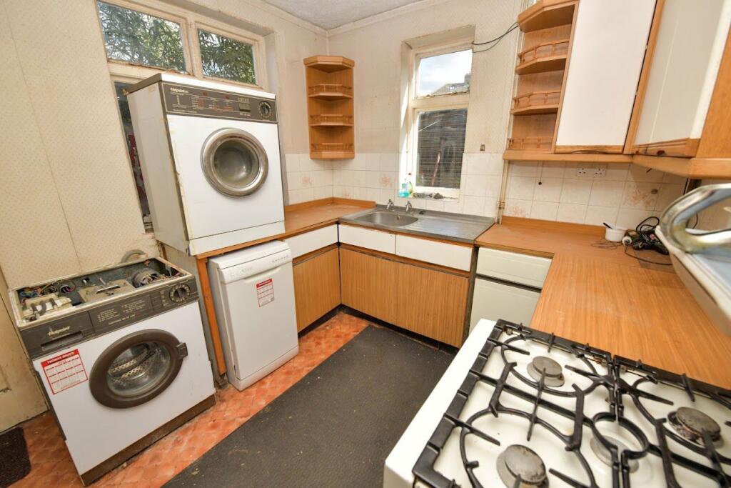 House in Bromley - View 5