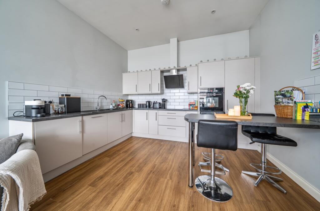 Apartment in Amber Valley, Langley Mill - View 2