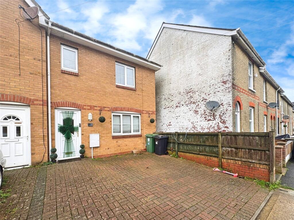 Main image of property: Kings Road, East Cowes, Isle of Wight