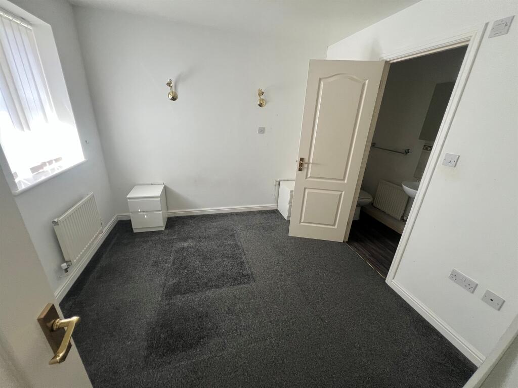 House in Cardiff, St Mellons, Trowbridge - More
