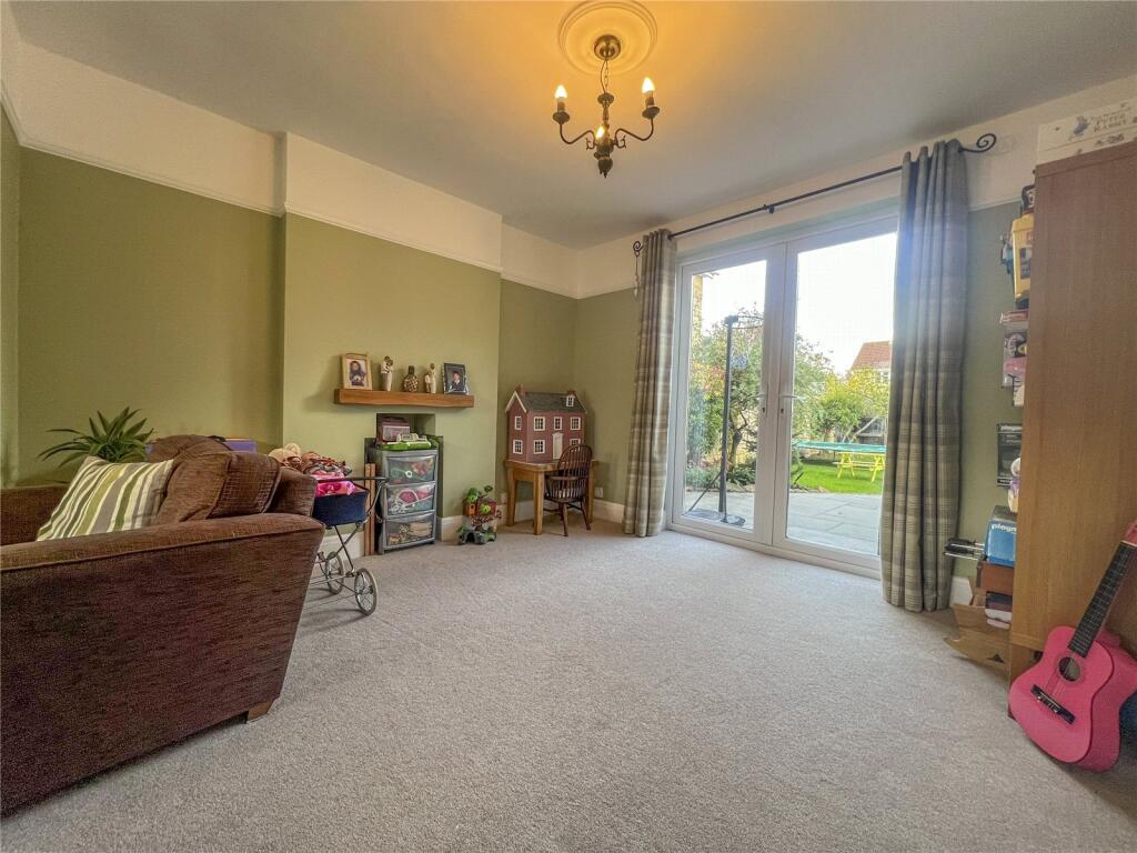 House in Swindon, Melksham - More