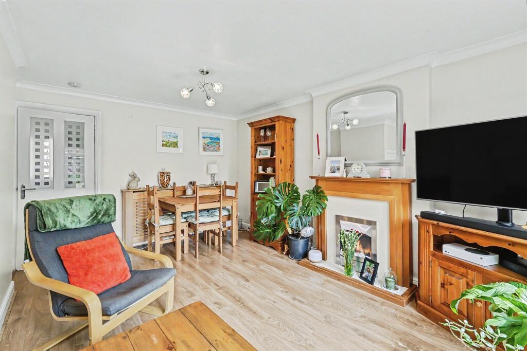 House in Northampton, West Hunsbury - View 4