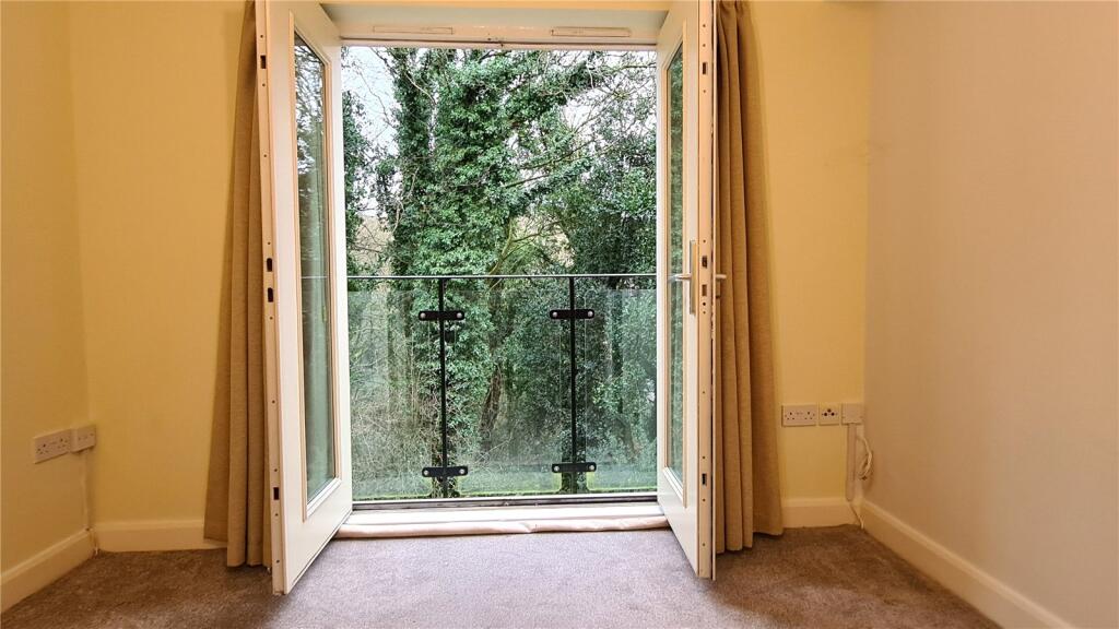 Apartment in Stockport - View 5