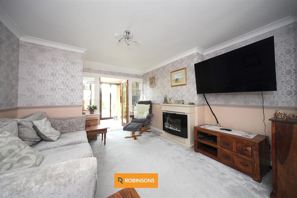 Pearse Grove, Walton Park, Milton Keynes photo 4
