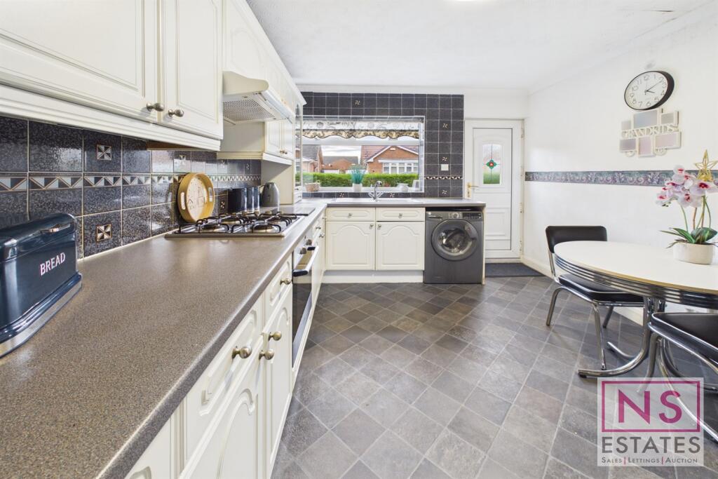 Southdean Drive, Hemlington, Middlesbrough, TS8 photo 3