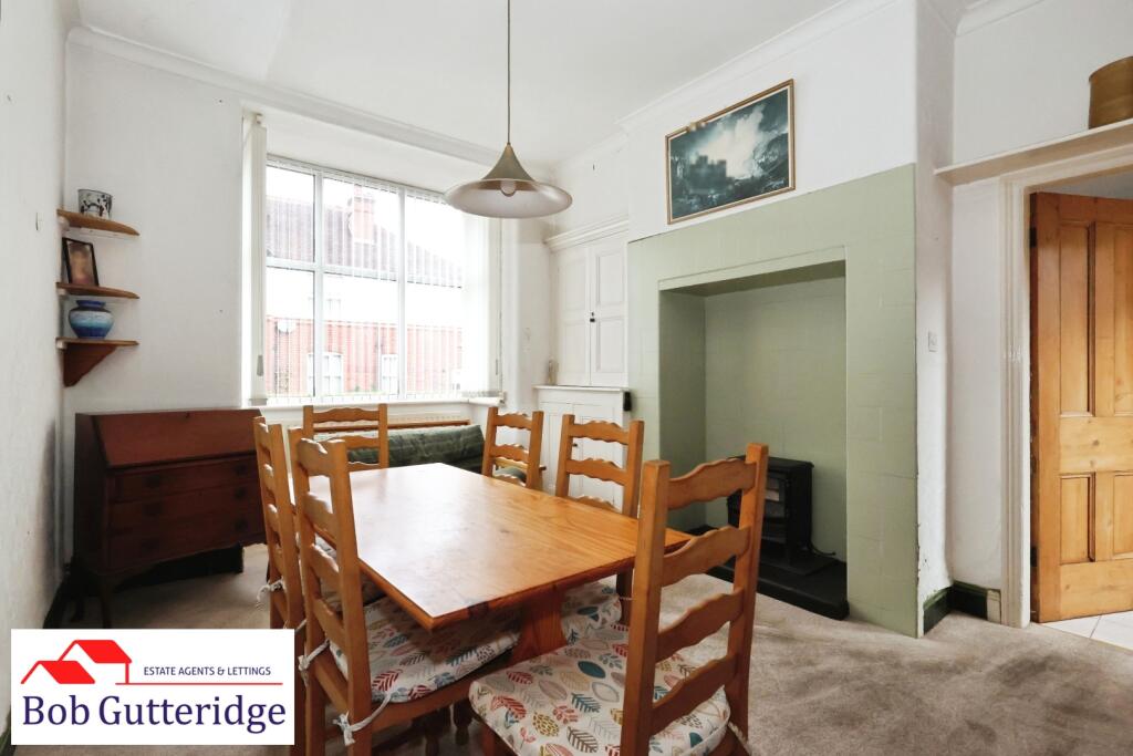 House in Newcastle-under-Lyme, Porthill - More
