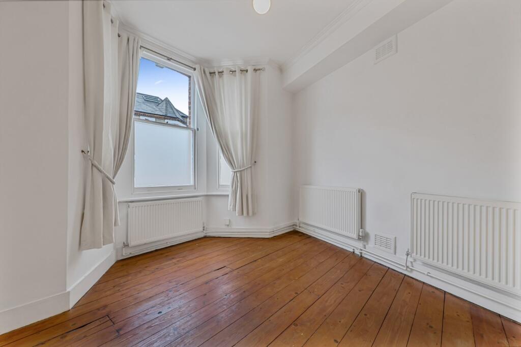 Apartment in London - View 4