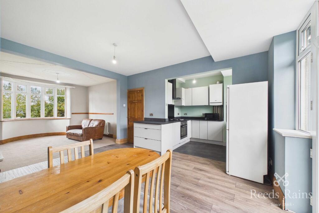 House in Huddersfield - View 3