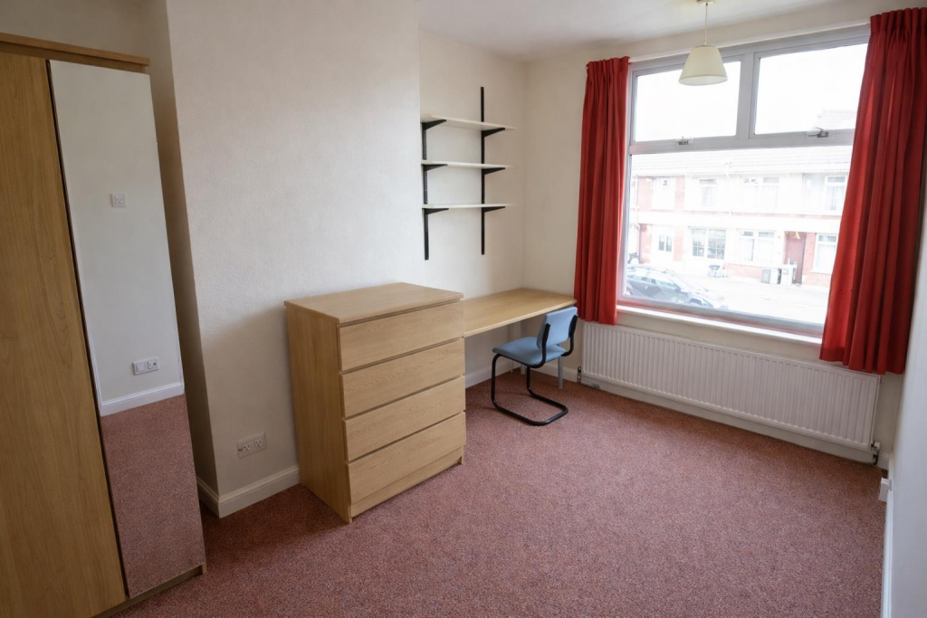 6 bedroom terraced house for rent