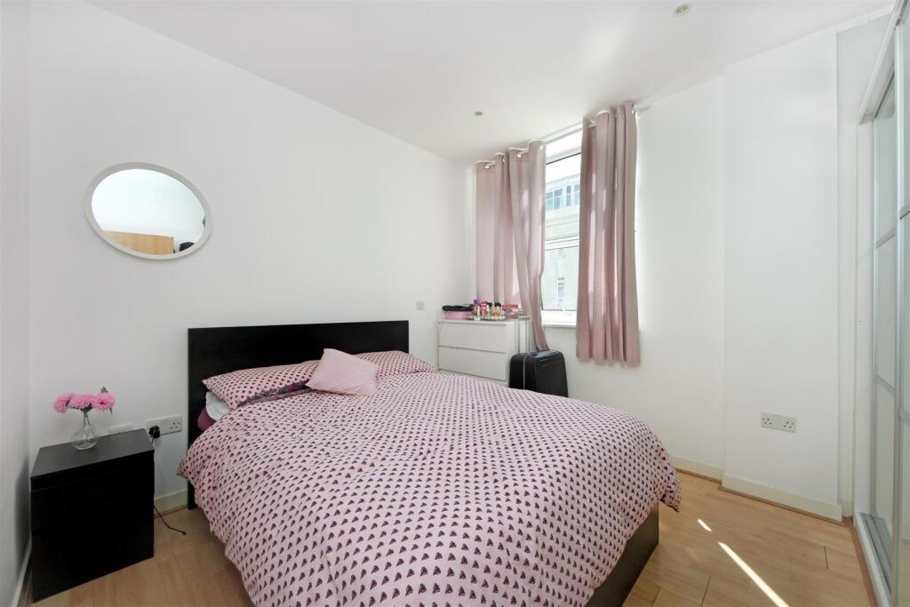 Bromyard House W3 photo 4