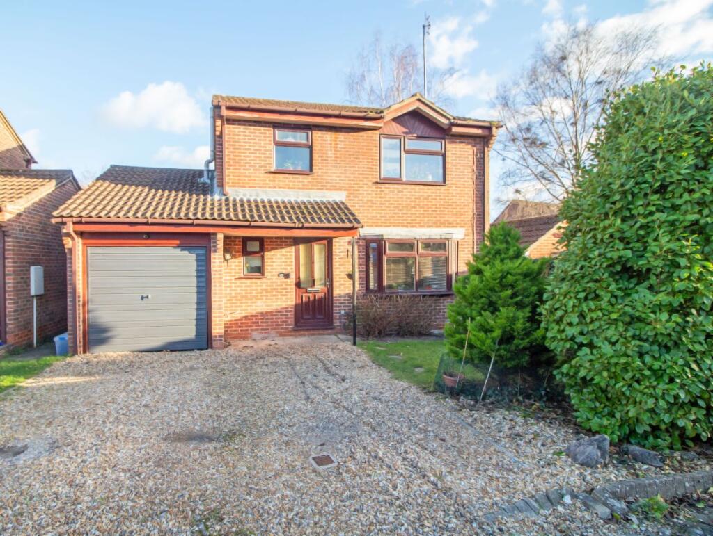 Main image of property: Lovage Way, Horndean, PO8 0JG