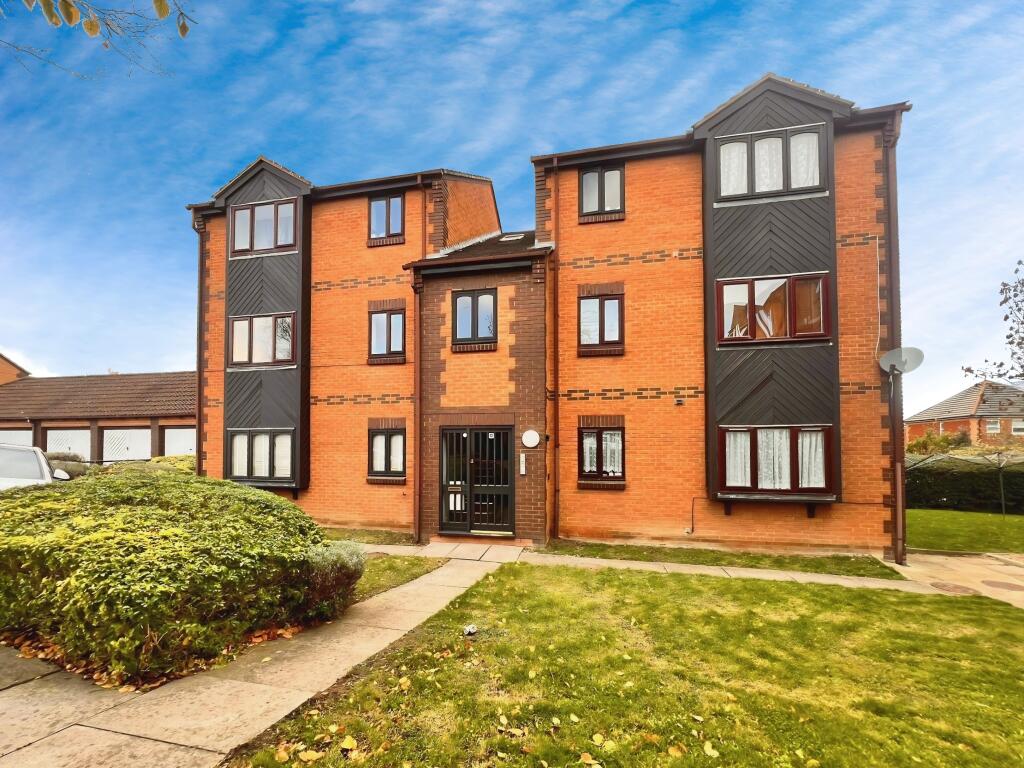 Main image of property: Bull Close, Chafford Hundred, Grays, RM16