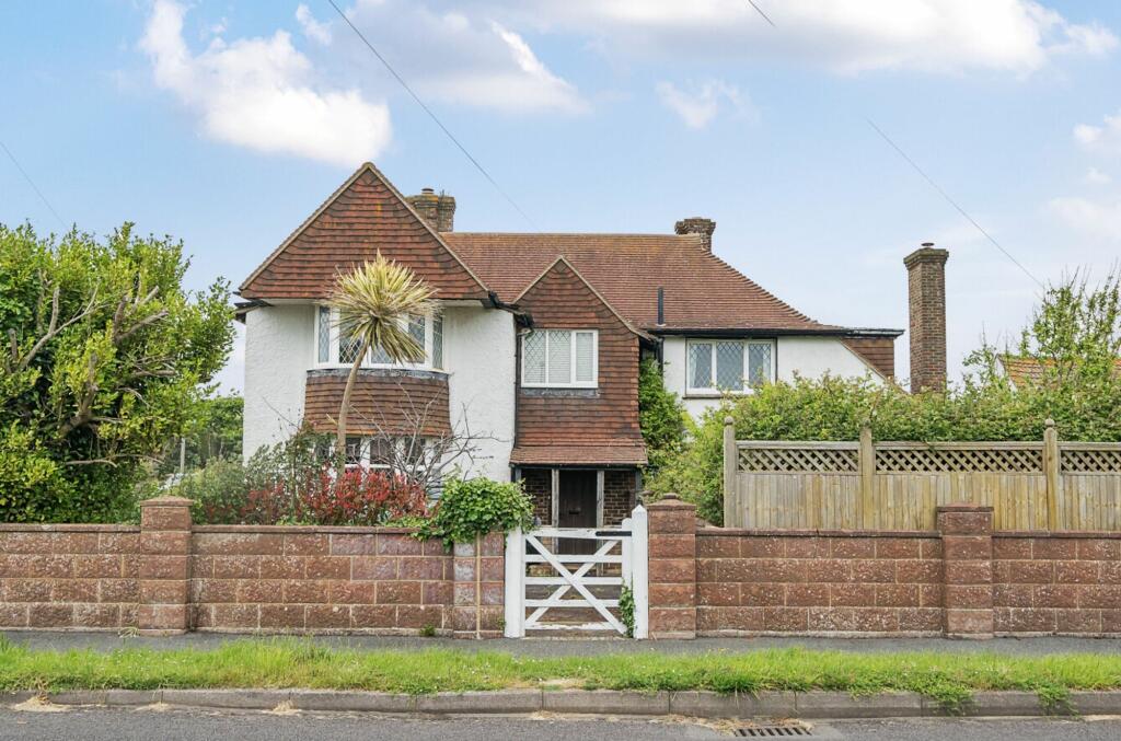Main image of property: 6 Vincent Road, Selsey, PO20