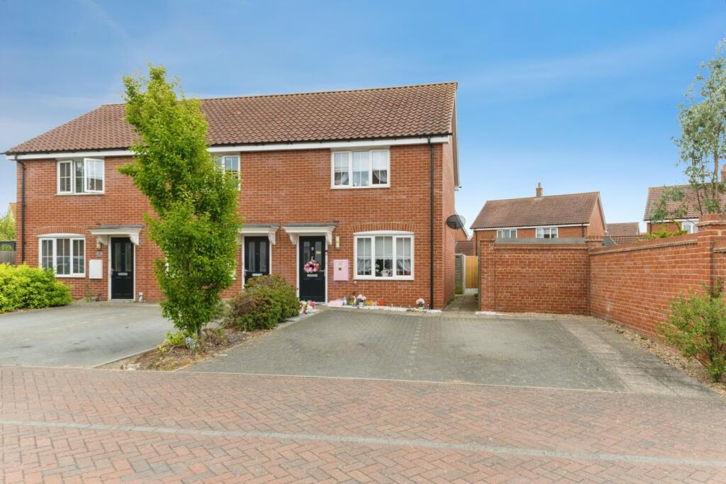 Main image of property: Glover Close, Clacton-on-Sea, Essex, CO16