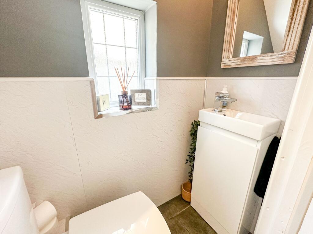 Ashlea Road, Wirral, CH61 - More