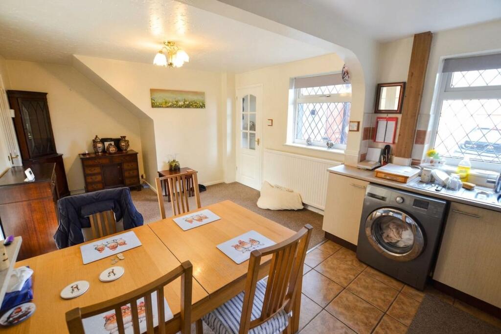 House in Leicester - More