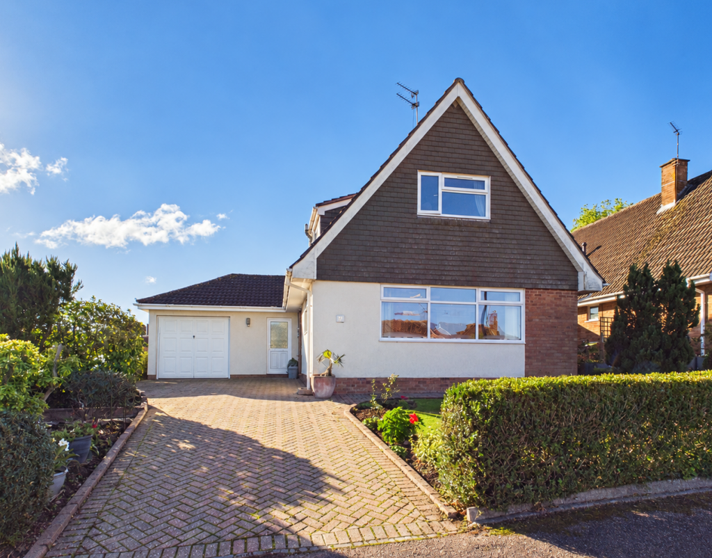 2-bed detached on Chineway Gardens, Ottery St. Mary, EX11 1JQ, £379,950
