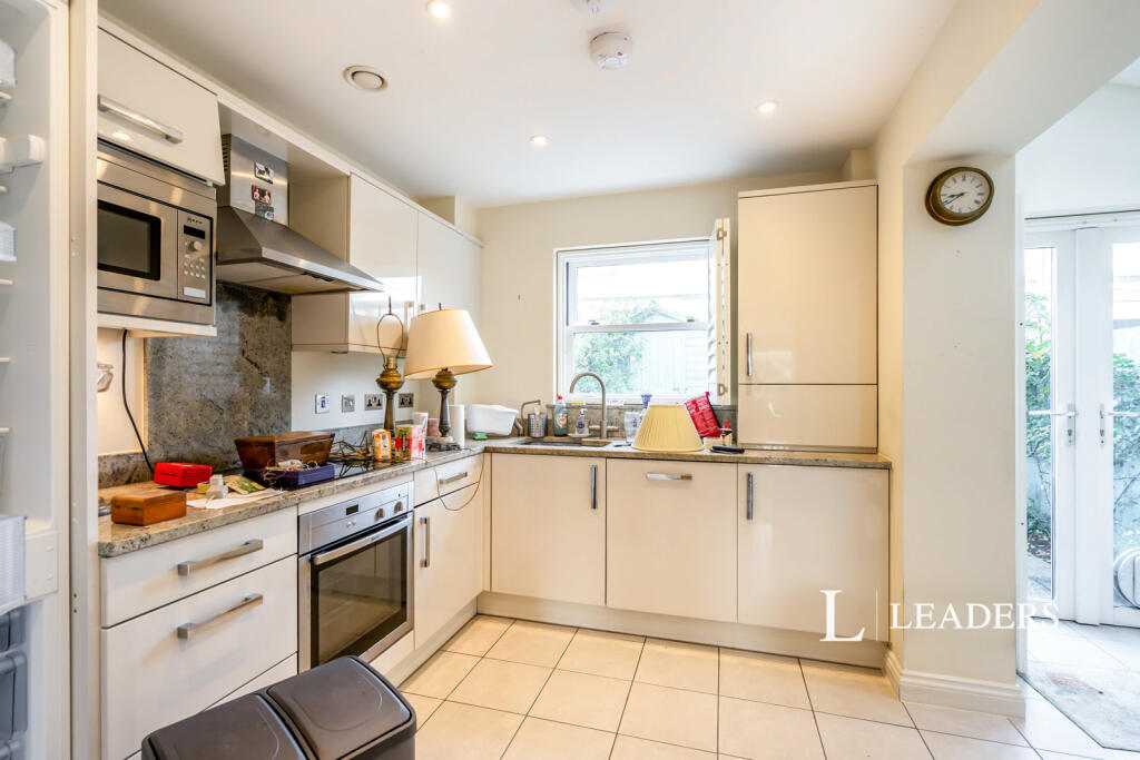 House in Portsmouth - View 4