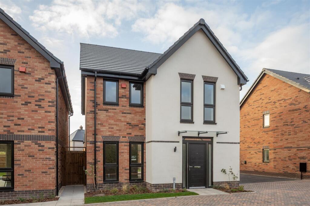 4-bed detached on READY TO MOVE INTO | No. 237 Chalfont, Sherbourne, Radcliffe on Trent, Nottingham, £395,000