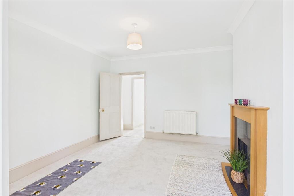 House in Newark and Sherwood, New Town, Newark - View 5