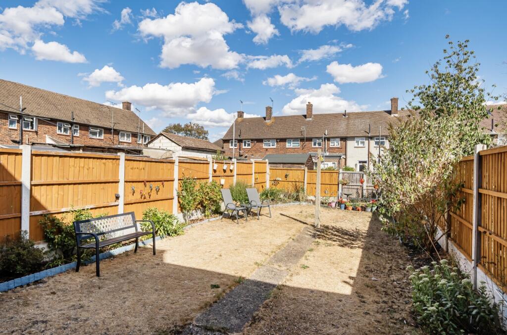 House in South Ockendon, Chafford Hundred - View 5