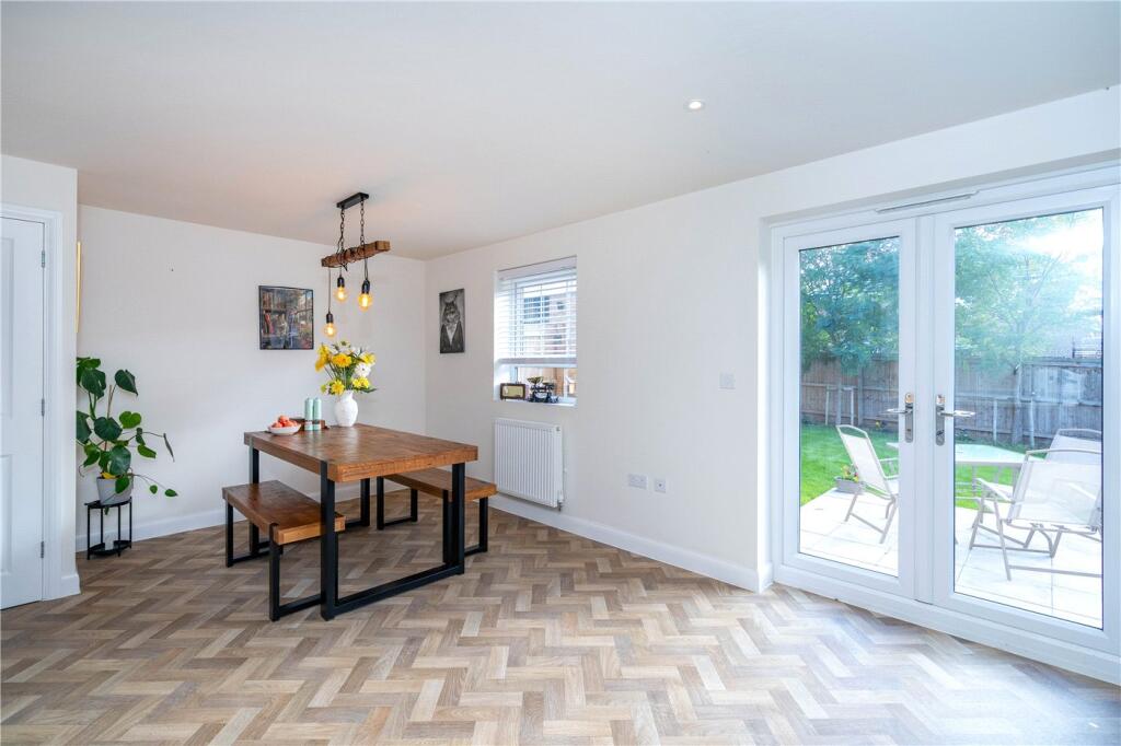 House in South Kesteven, Westfield, Bourne - More