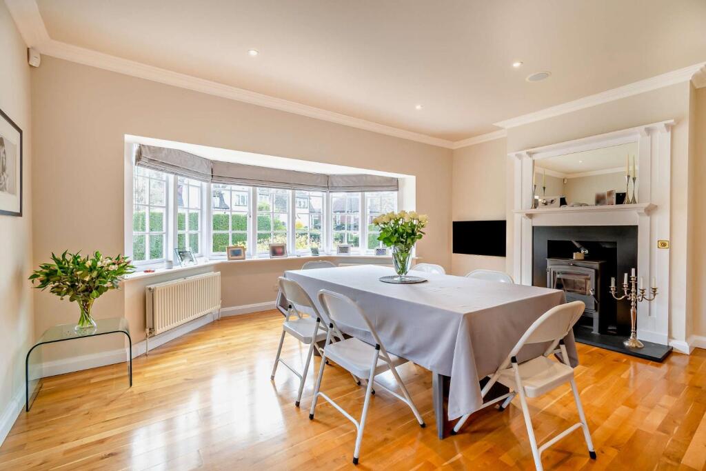 Meadowcourt Road, Oadby, Leicestershire photo 5