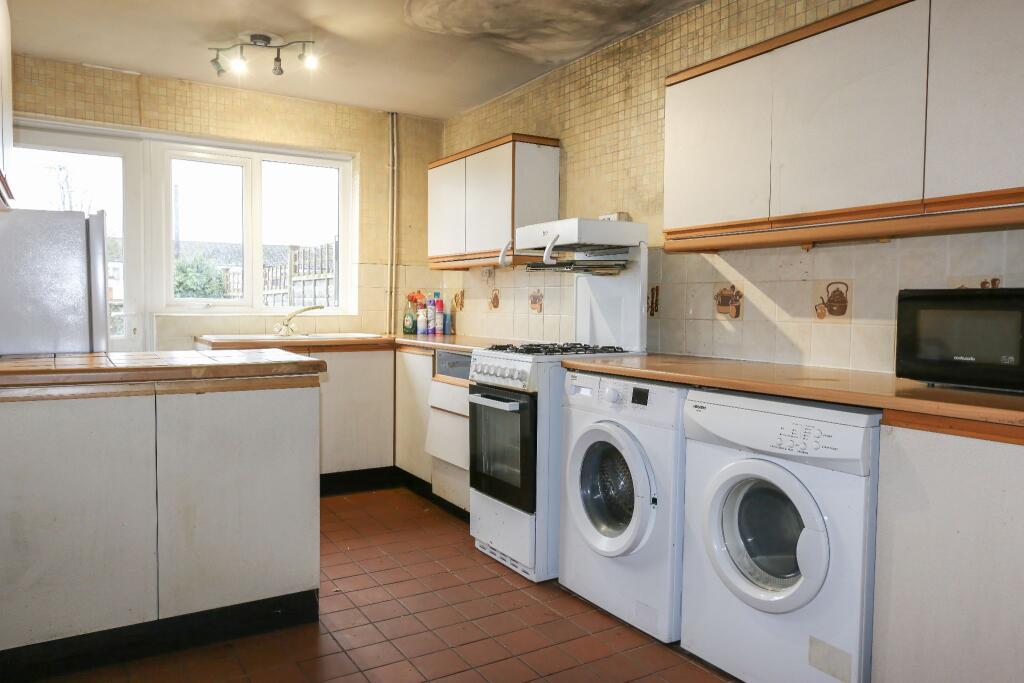 Additional image 9 of Archer Close, Studley, B80