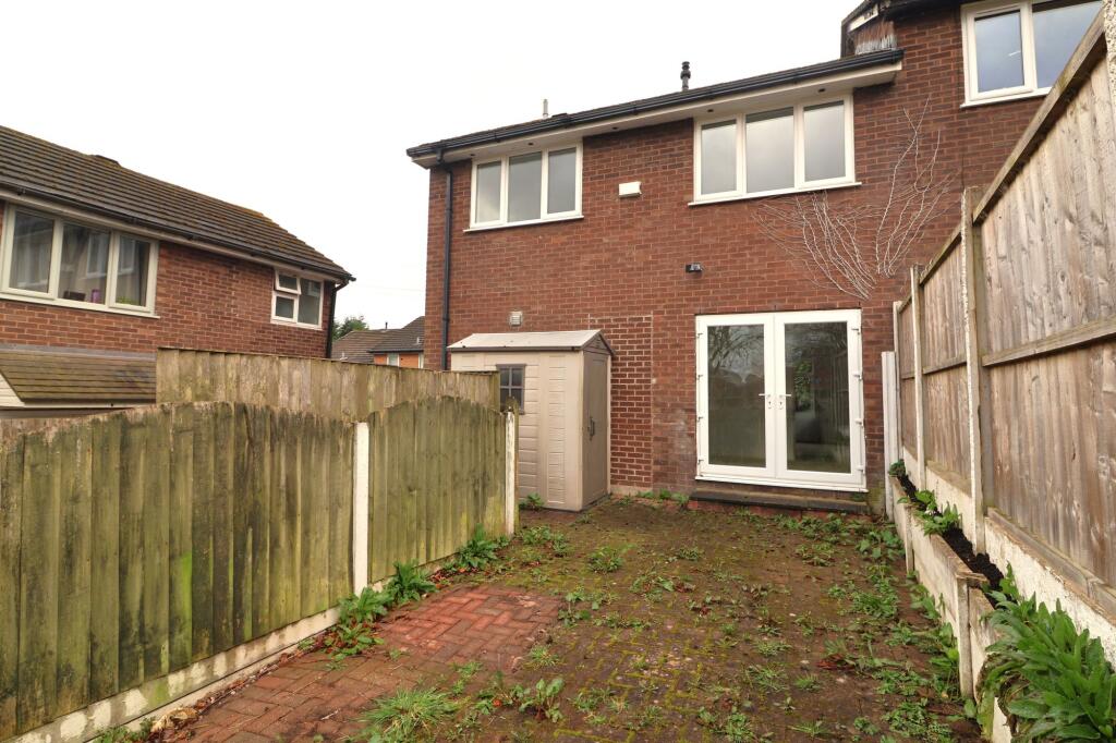 Ellison Close, Hollingworth, SK14 photo 4