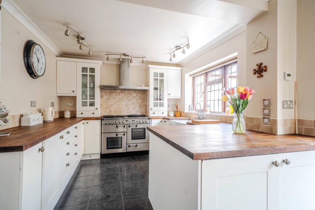 House in Luton - View 3