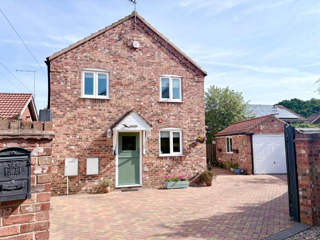 Main image of property: Littleworth Lane, Rossington, DN11