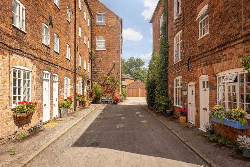 Main image of property: Maythorne, Southwell