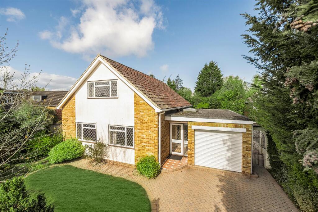 Main image of property: Windmill Avenue, Wokingham, Berkshire, RG41 3XG