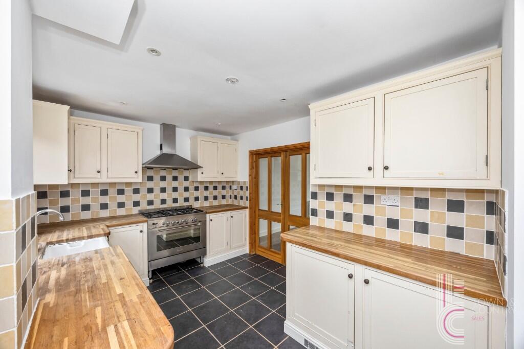 Main image of property: Bristol Gardens, BN2