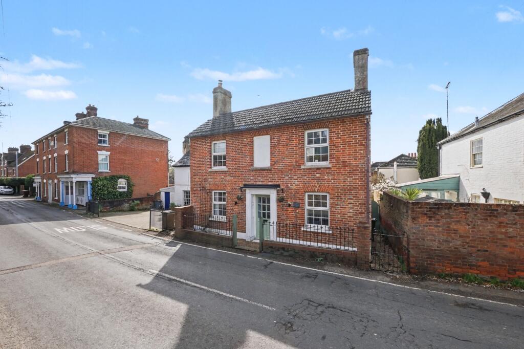 Main image of property: Tonbridge Road, Wateringbury, ME18