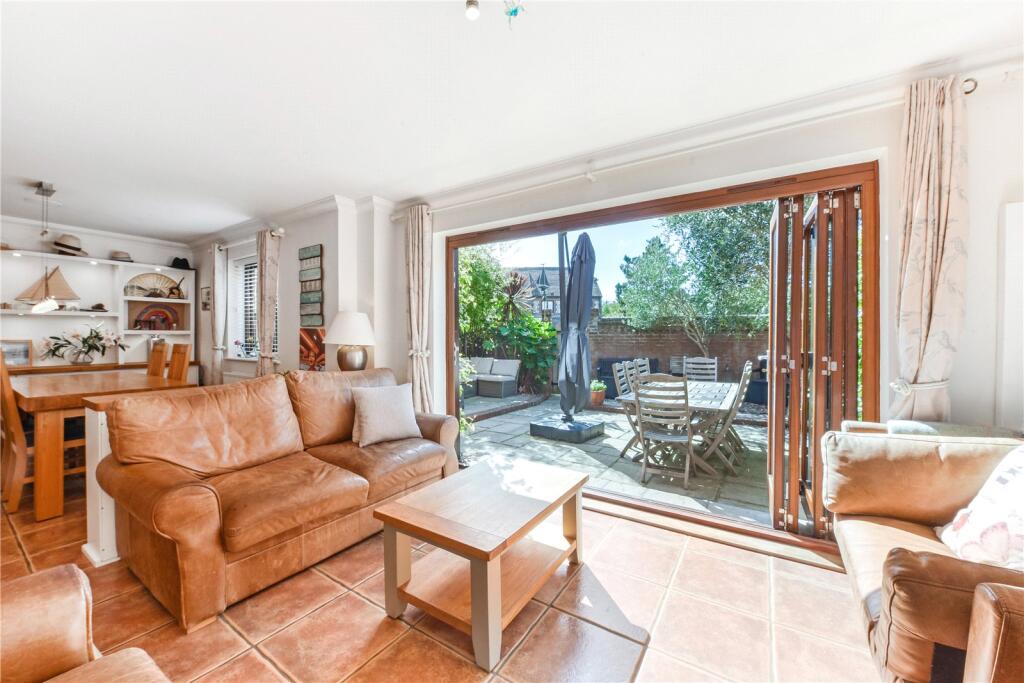 Chandlers Reach, Itchenor, Chichester, West Sussex, PO20 photo 4