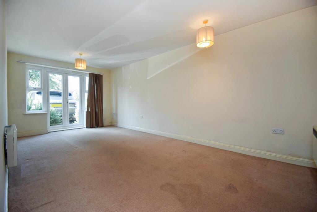 Apartment in Slough, Cippenham - View 2