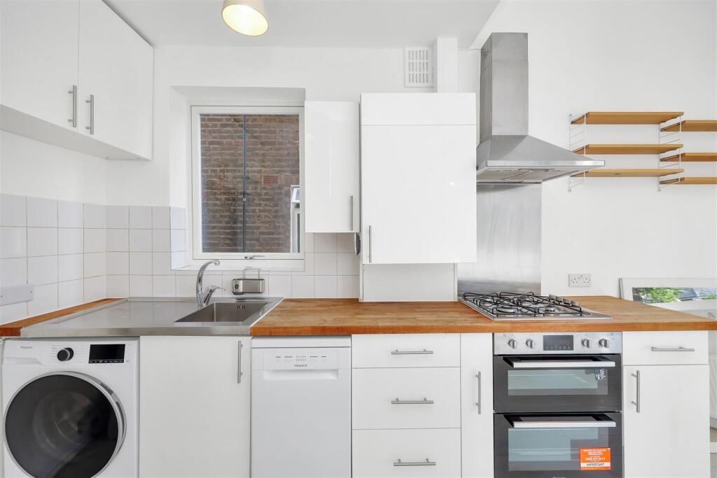 Apartment in London - More