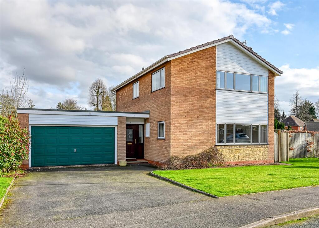 Main image of property: 7 Leacote Drive, Tettenhall, Wolverhampton, WV6 8NB