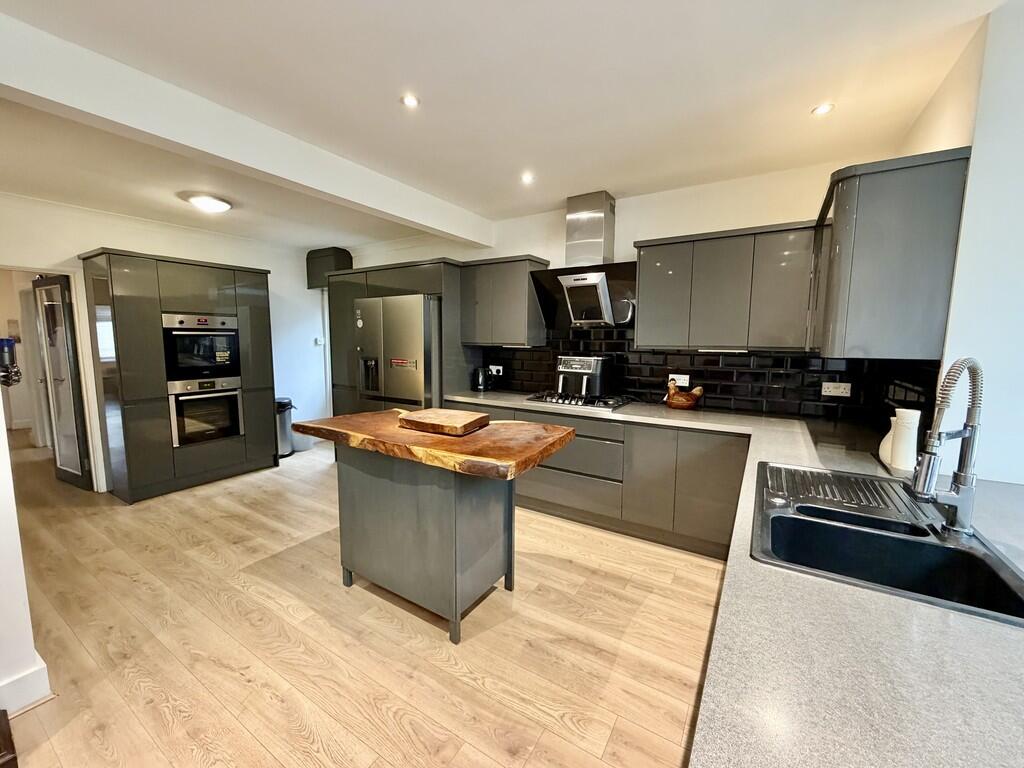 Clarendon Close, Broadstone photo 5