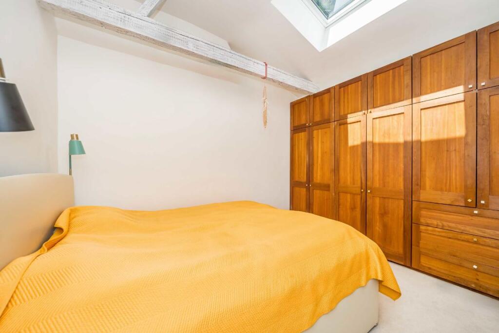 House in London - View 5