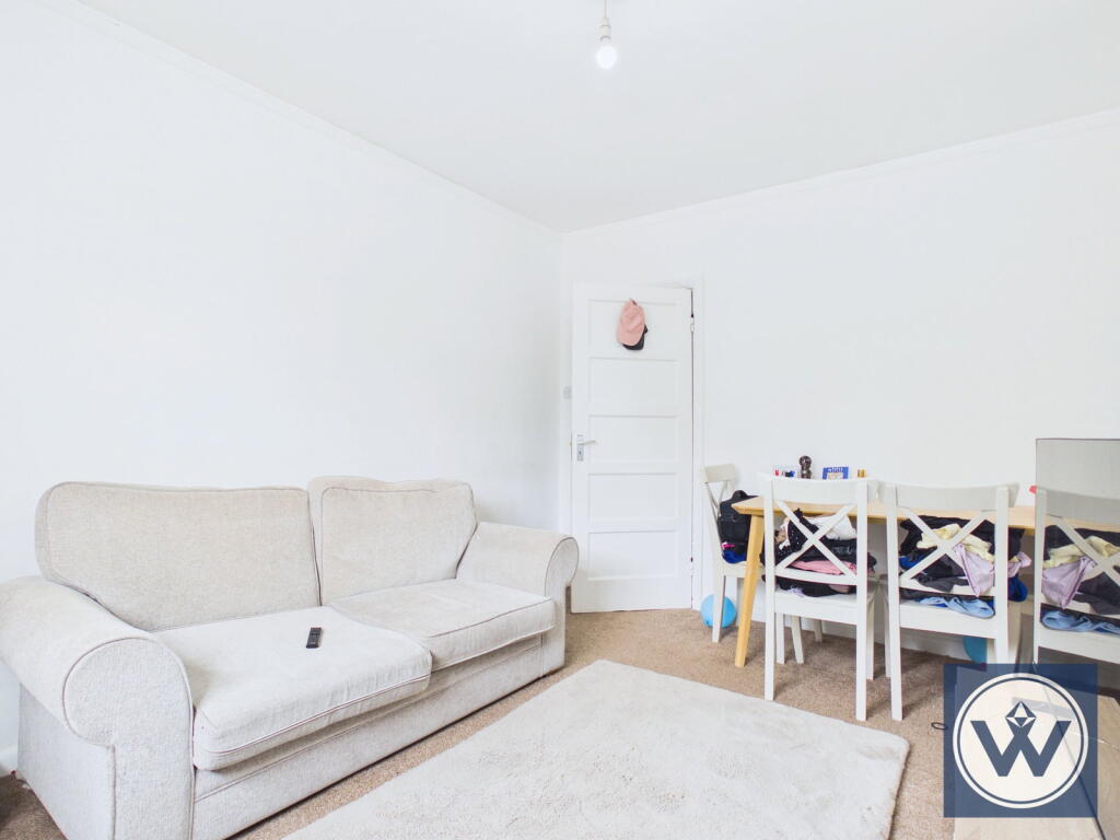 Apartment in Slough - View 4