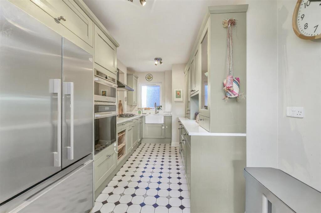 Apartment in London - View 5