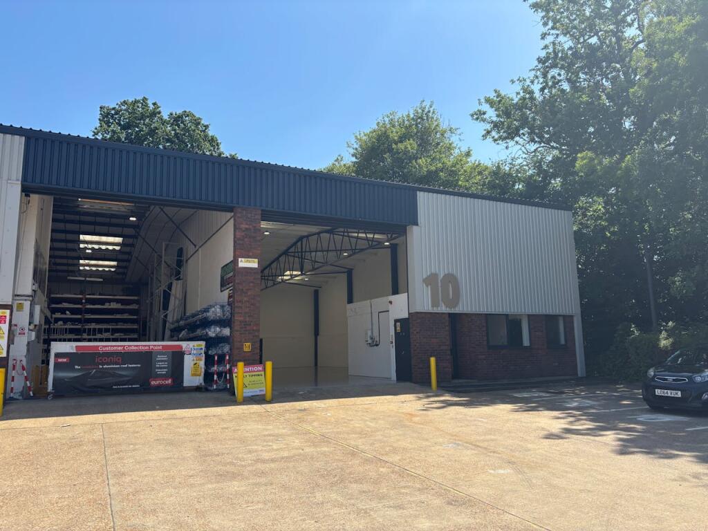 Main image of property: Unit 10, Oakwood Trade Park, Gatwick Road, Crawley, RH10 9AZ