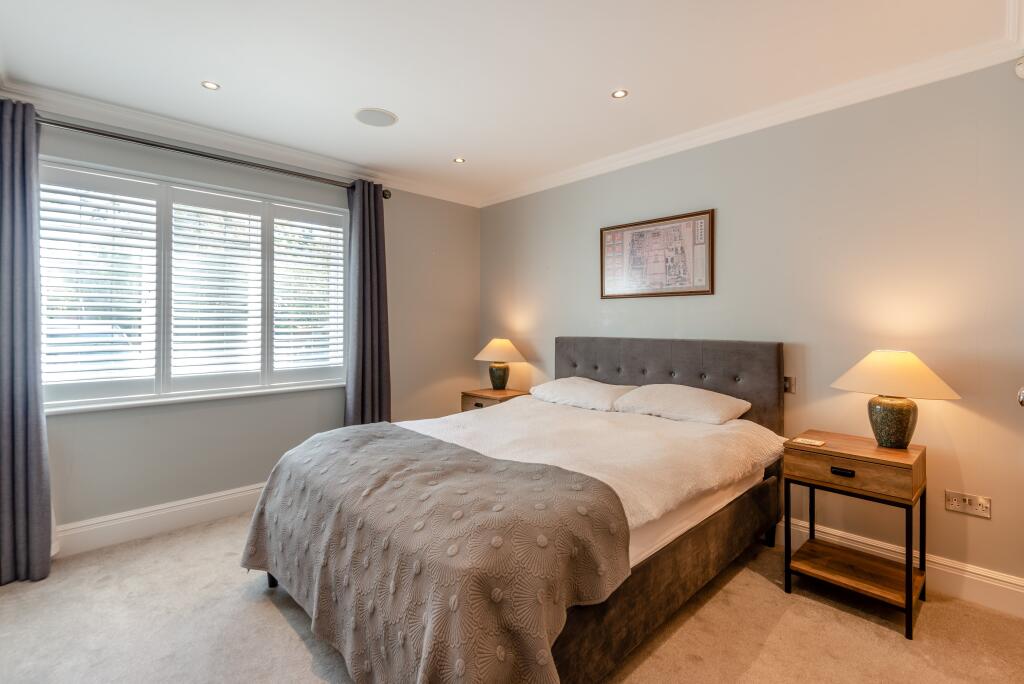 Apartment in Slough, Gerrards Cross - View 5