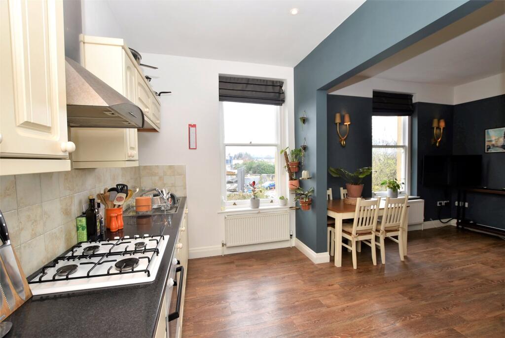 Apartment in Bath - More