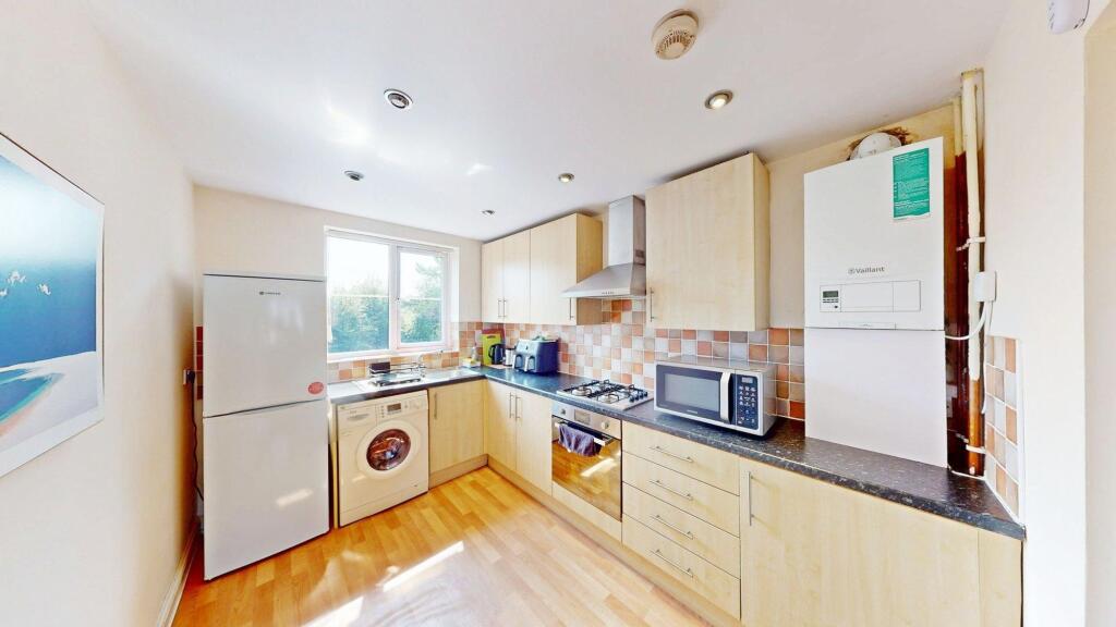 Apartment in Bolton, Daisy Hill - View 4