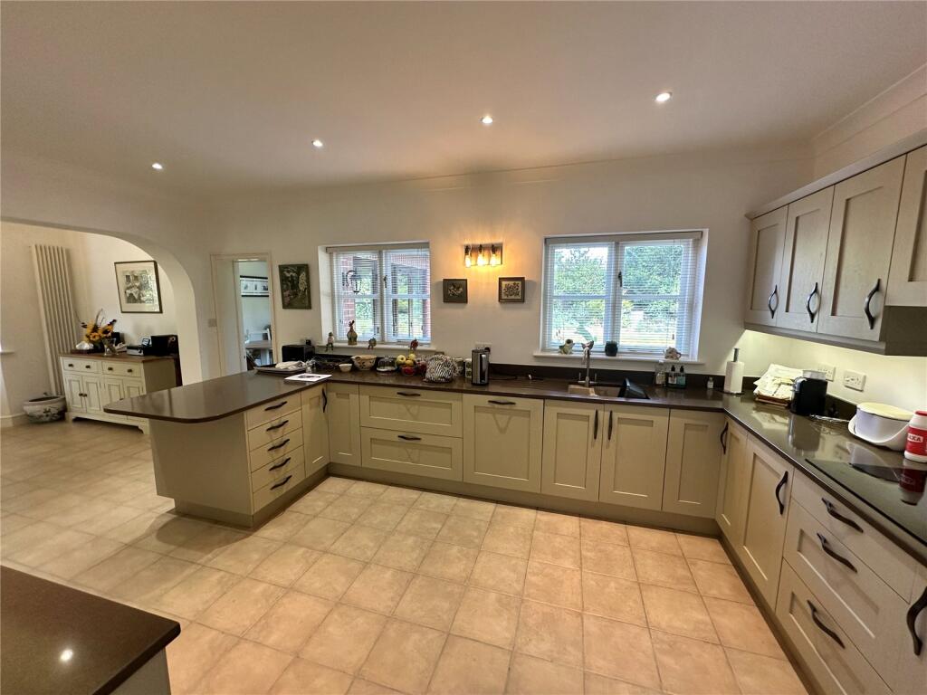 House in Southampton - View 5